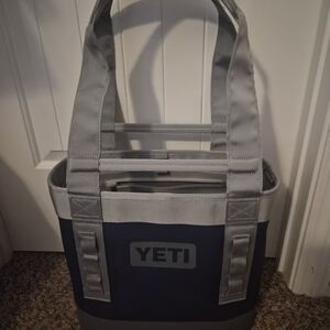 YETI Camino 20 Tote in Gray and Navy